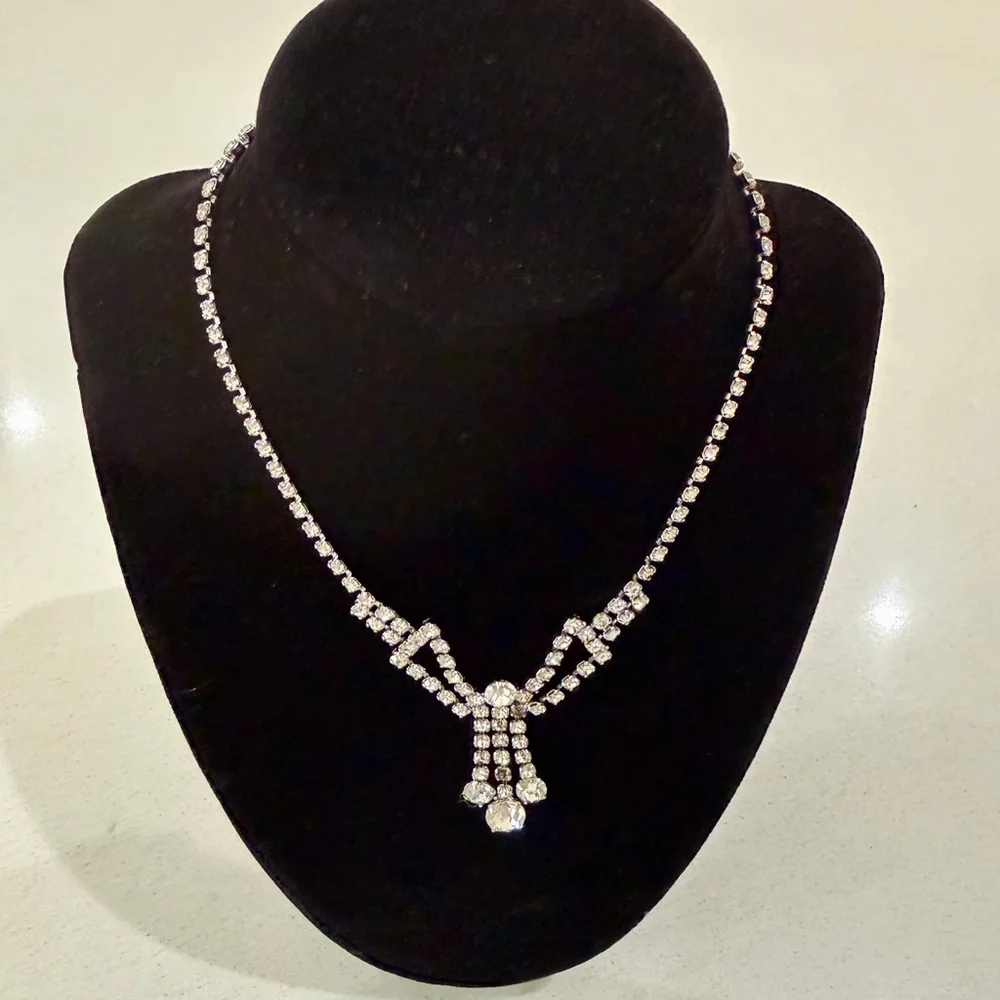 Dazzling Silver Tone and Rhinestone Necklace - Picture 5 of 7